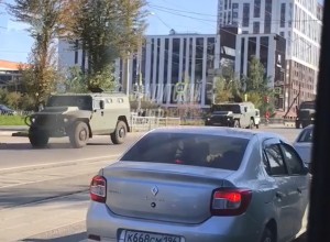 Екатеринбуржцы заметили на улице колонну военной техники