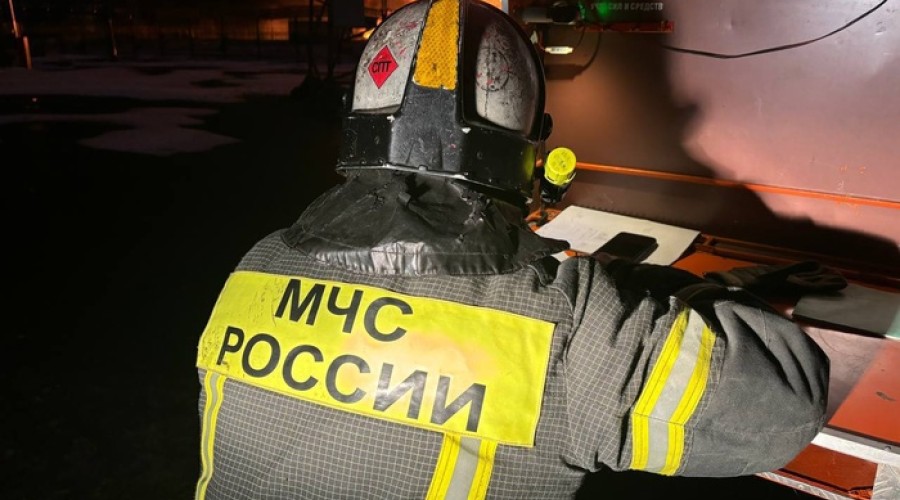В Энгельсе при ликвидации пожара от падения беспилотника погибли двое сотрудников МЧС