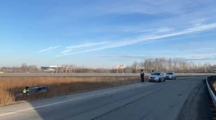 На ЕКАД водитель внезапно умер за рулем