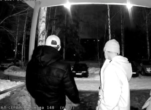 На Юго-Западе многоэтажку разгромили вандалы