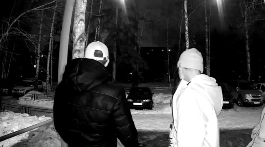 На Юго-Западе многоэтажку разгромили вандалы
