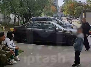В Казани мужчина в камуфляже с шевроном «Z» ради прикола взорвал у подъезда светошумовую гранату