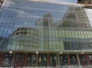 Семья с ребенком-инвалидом пожаловалась на неработающий лифт фитнес-клуба в Екатеринбурге