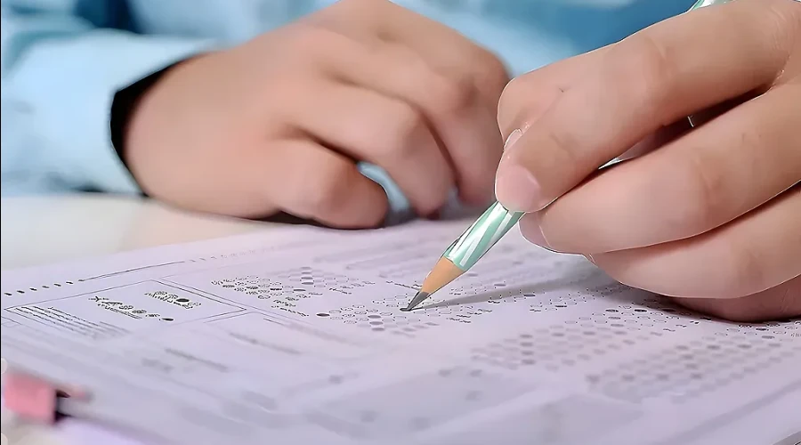 Родителям стобалльников ЕГЭ предложили выплачивать по 100 тысяч рублей