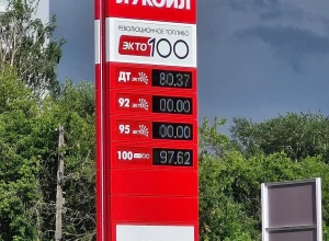 Очередь на заправку может стать уважительной причиной опоздания на работу