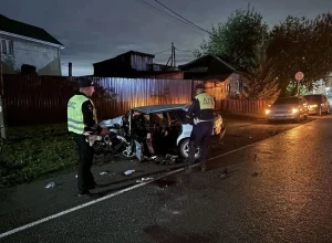 В Большом Истоке водитель ВАЗ выехал на встречку и погиб, влетев в Ford