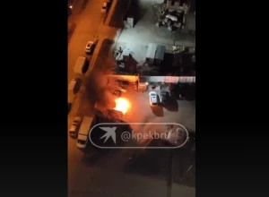 При тушении горящего автомобиля в Екатеринбурге обнаружили труп мужчины