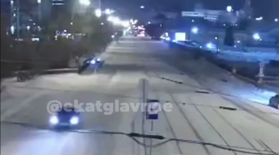 В мэрии рассказали, как поживает гонщик на BMW, отломивший часть ограждения моста через Исеть