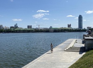 В Екатеринбурге бассейн перенесут с «Высоцкого» на соседний небоскреб