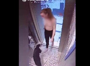 Голая женщина под Екатеринбургом терроризирует соседей