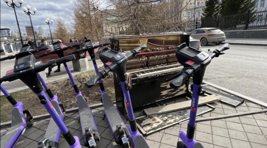 Уже более 200 жителей Екатеринбурга обратились в больницы после катания на электросамокатах