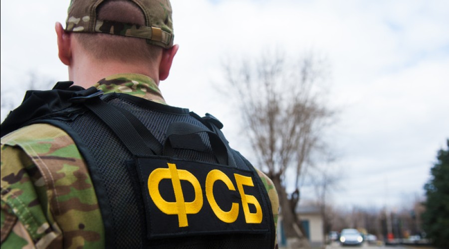 Екатеринбургским школьникам начали приходить сообщения с приглашением принять участие в терактах