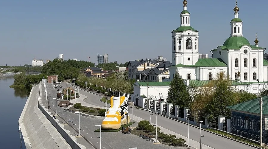 Тюменский губернатор заверил в безопасности воды