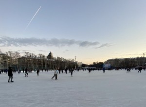 В Екатеринбурге открывается огромный каток в самом центре города
