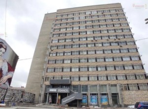 В центре Екатеринбурга за безумную цену продают очень старый офисник