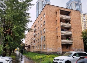 В Екатеринбурге продают пятиэтажку