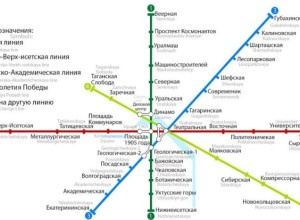 Надежды больше нет? Из вагонов метро Екатеринбурга убирают схемы с «перспективными» линиями