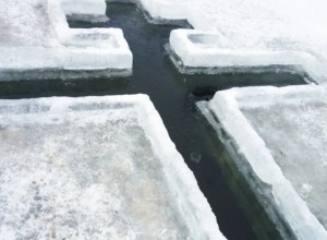 В трёх свердловских городах запретили Крещенские купания