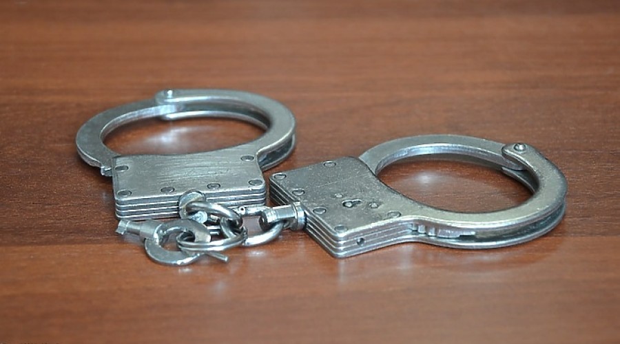 В Екатеринбурге арестовали троих парней, изнасиловавших 15-летнюю школьницу