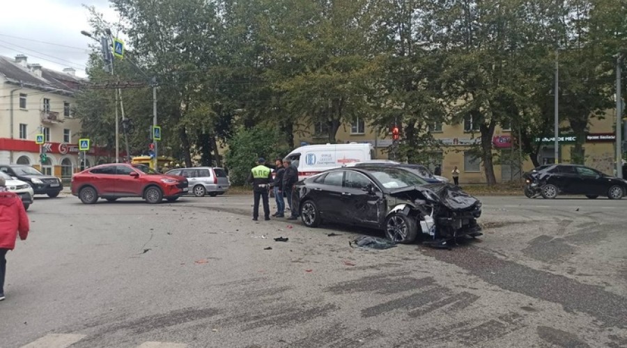 Массовая авария с пострадавшими произошла на Белинского — Циолковского
