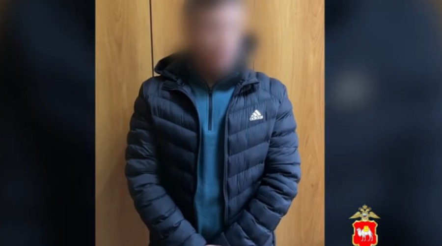 В Челябинске задержали мужчину, поцарапавшего на парковке десятки машин