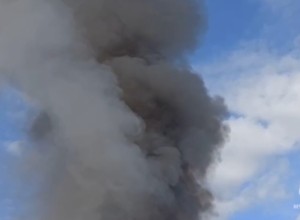В Екатеринбурге обнаружили вредные вещества в воздухе после пожара на Уралмаше