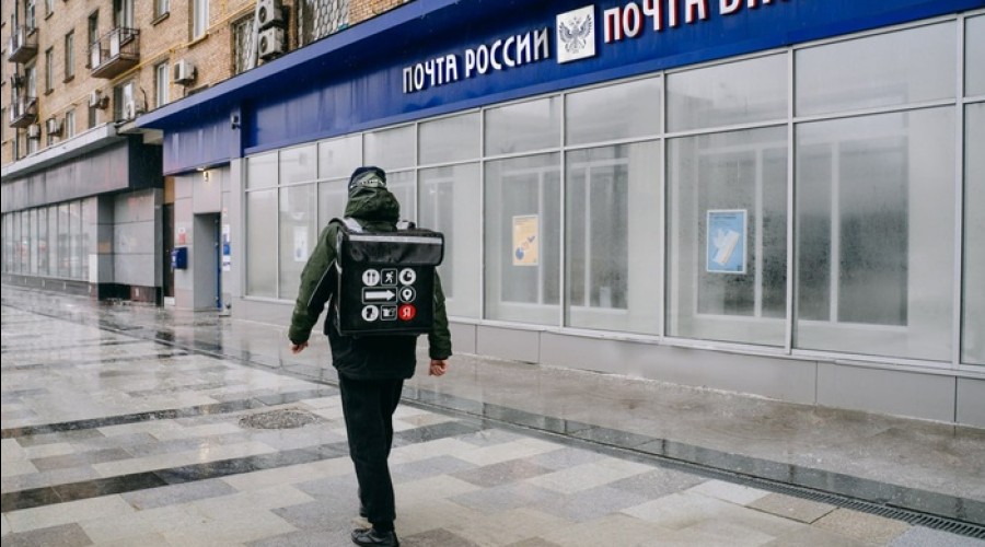 В Пермском крае почтальонов обязали покупать продукцию в своих отделениях
