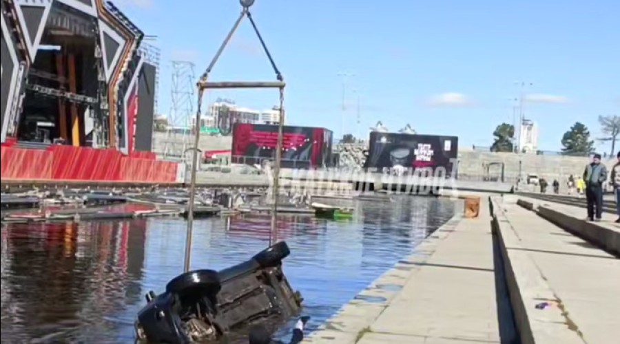 Ворочался во сне: как машина с Плотинки оказалась в воде