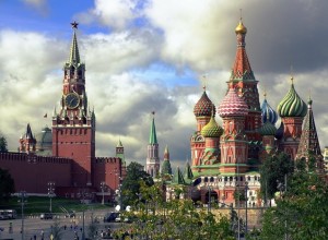 Около Кремля задержали бабушку с внуком из Екатеринбурга