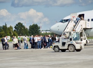 Цены взлетели до небес: жители Екатеринбурга трое суток пытаются улететь из Израиля и остаются на месте 