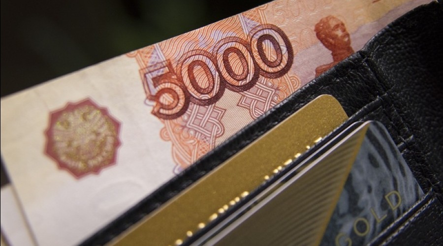 Екатеринбургский экономист рассказал, кому в 2025 году поднимут зарплату