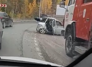 В Свердловской области грузовик без тормозов врезался в легковушку