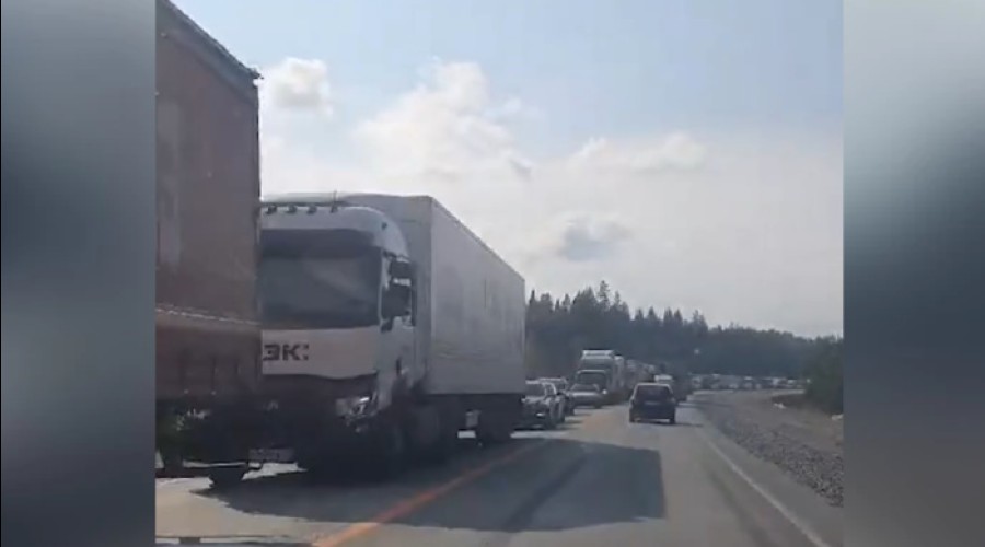 Пермский тракт опять встал в огромную пробку