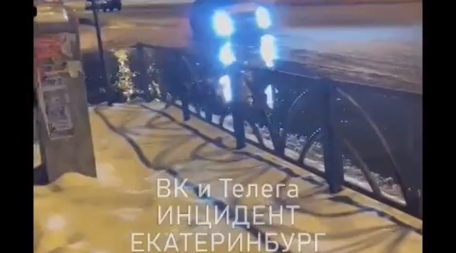 На Эльмаше канализационные стоки затопили улицы