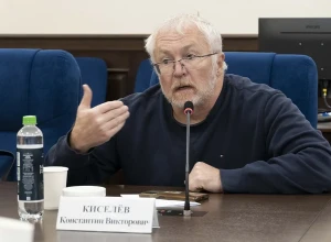 Названа тройка кандидатов, возглавившая список партии «Яблоко» на выборах в ЗакСО