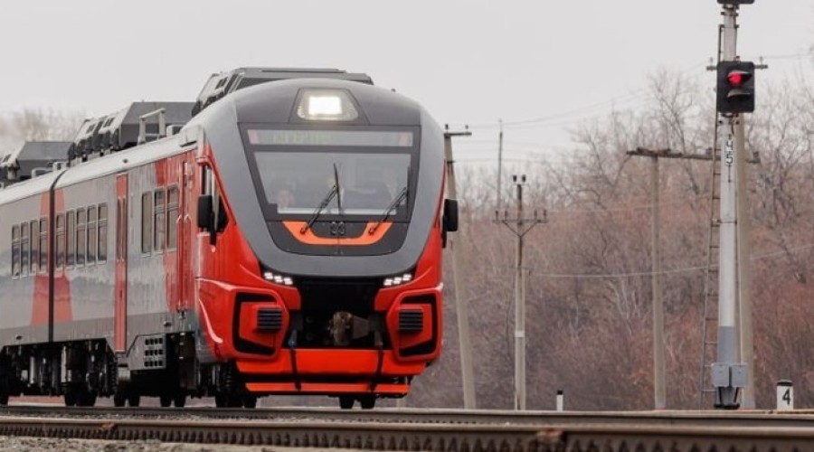 Екатеринбуржцы пожаловались на массовую задержку поездов