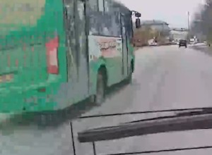 В Екатеринбурге водителя автобуса лишили премии за устроенную гонку за пассажиром