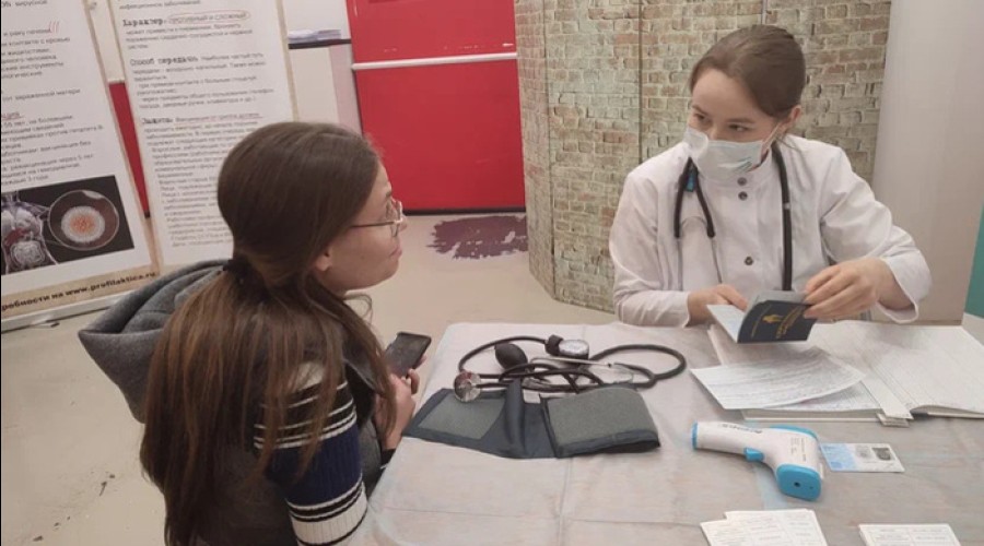 Среди екатеринбургских школьников распространяется новая волна пневмонии