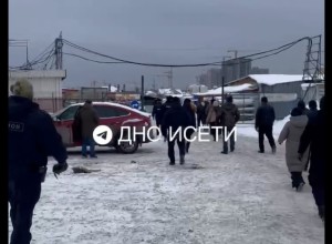 На Юго-Западе силовики устроили облаву на мигрантов на местном рынке