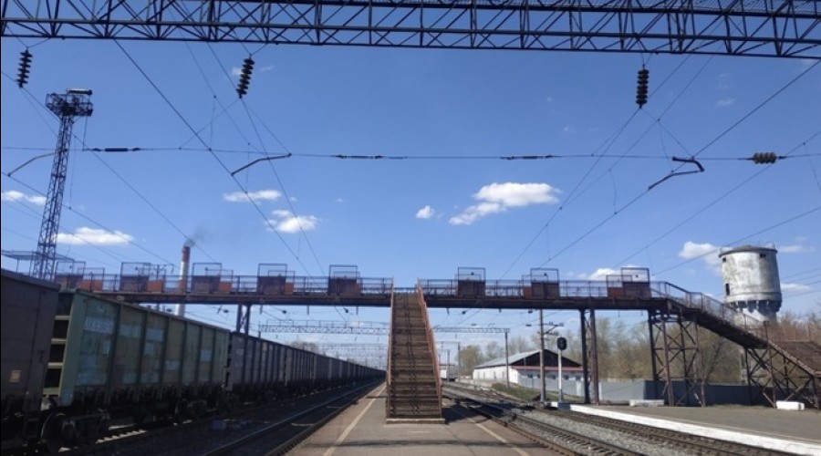 Под Екатеринбургом подожгли шкафы на железнодорожных путях