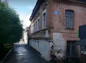 В Екатеринбурге снесут старый дом в центре