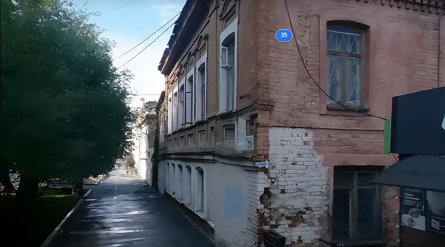 В Екатеринбурге снесут старый дом в центре