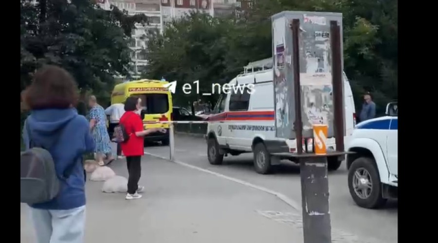 На Ботанике 3-летняя девочка выпала с шестого этажа
