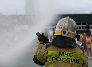 Пожарные внезапно устроили пролив в жаркий день для екатеринбуржцев
