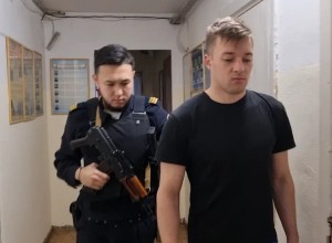 В Екатеринбурге полицейские задержали курьера, похитившего 750 тысяч рублей у пенсионерки