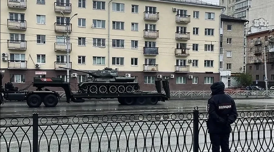 В Екатеринбурге перекроют улицы из-за репетиции парада Победы