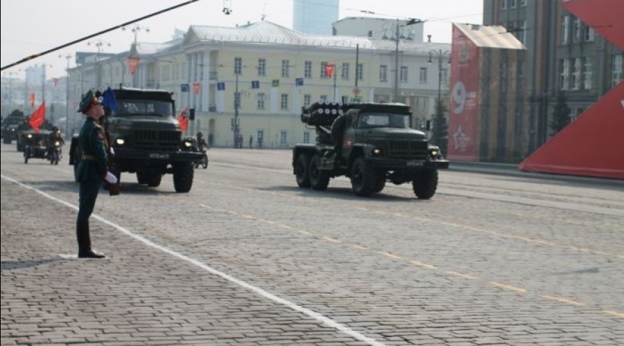Какие именно? В Екатеринбурге завтра перекроют улицы в связи с репетицией парада Победы
