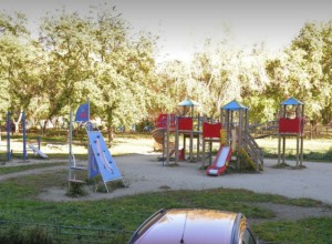 В Екатеринбурге УК снесла детскую площадку, сообщив, что новую должны оплачивать жильцы