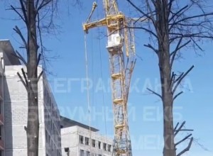 На Уралмаше сломалась стрела строительного крана