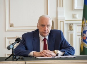 Александр Бастрыкин поручил возбудить дело против школьников, избивших парня битой в Екатеринбурге